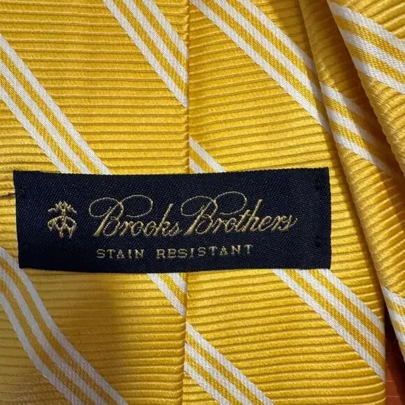 Brooks Brothers Men's Yellow w/White Diagonal Stripe English Silk Tie Preppy - Picture 5 of 11